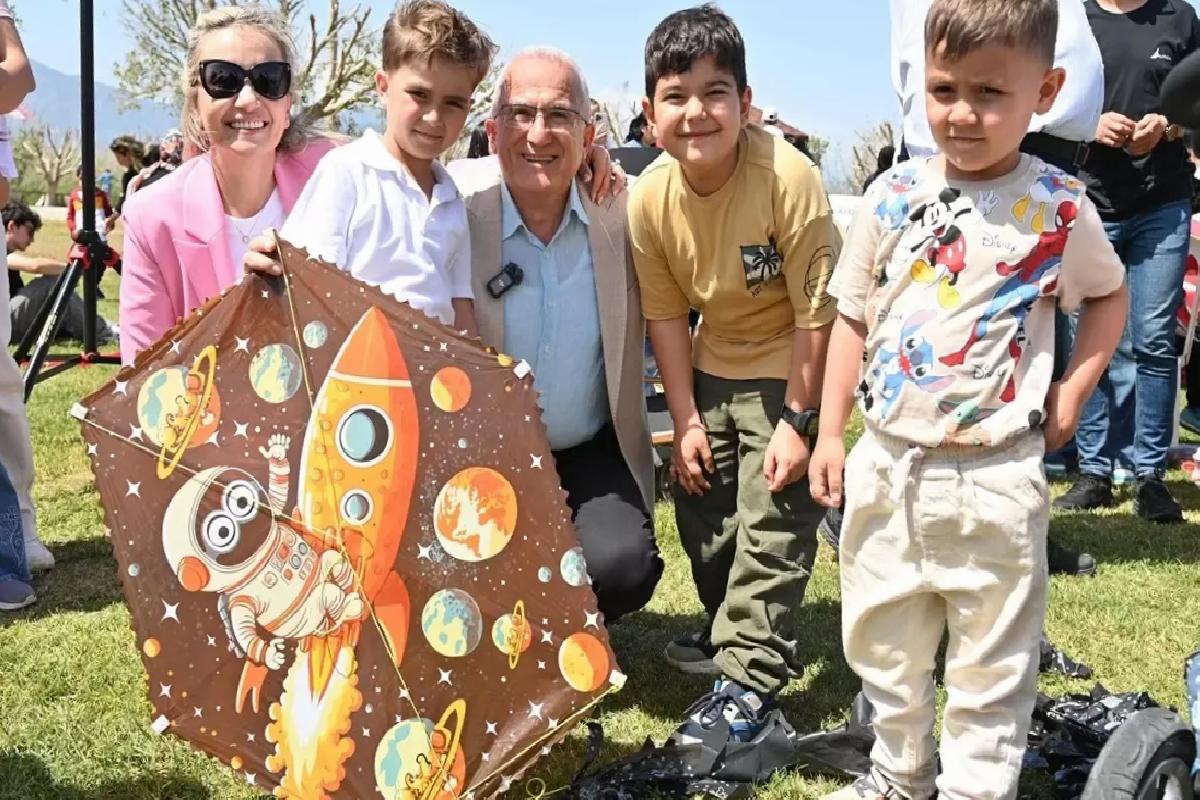 Kumluca’da Uçurtma Şenliği Coşkusu