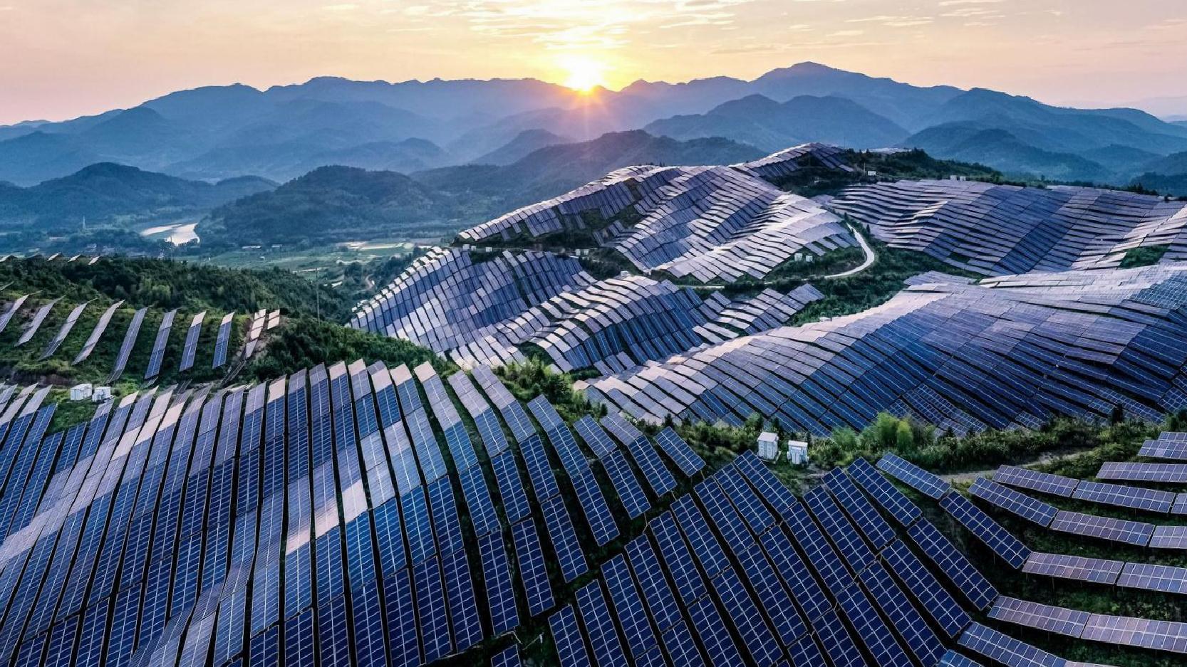 Küresel elektriğin yüzde 40’ı temiz enerjiden elde edildi
