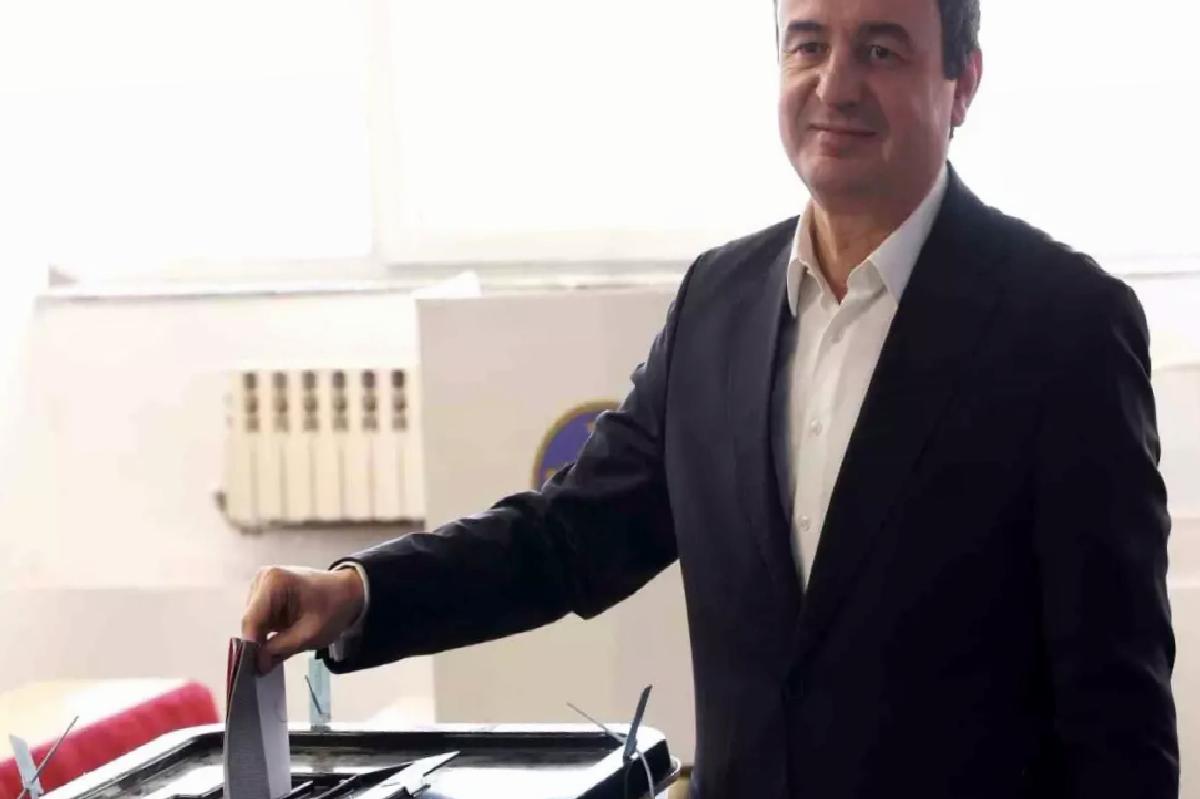 Kurti Başbakanlıktan İstifa Etti