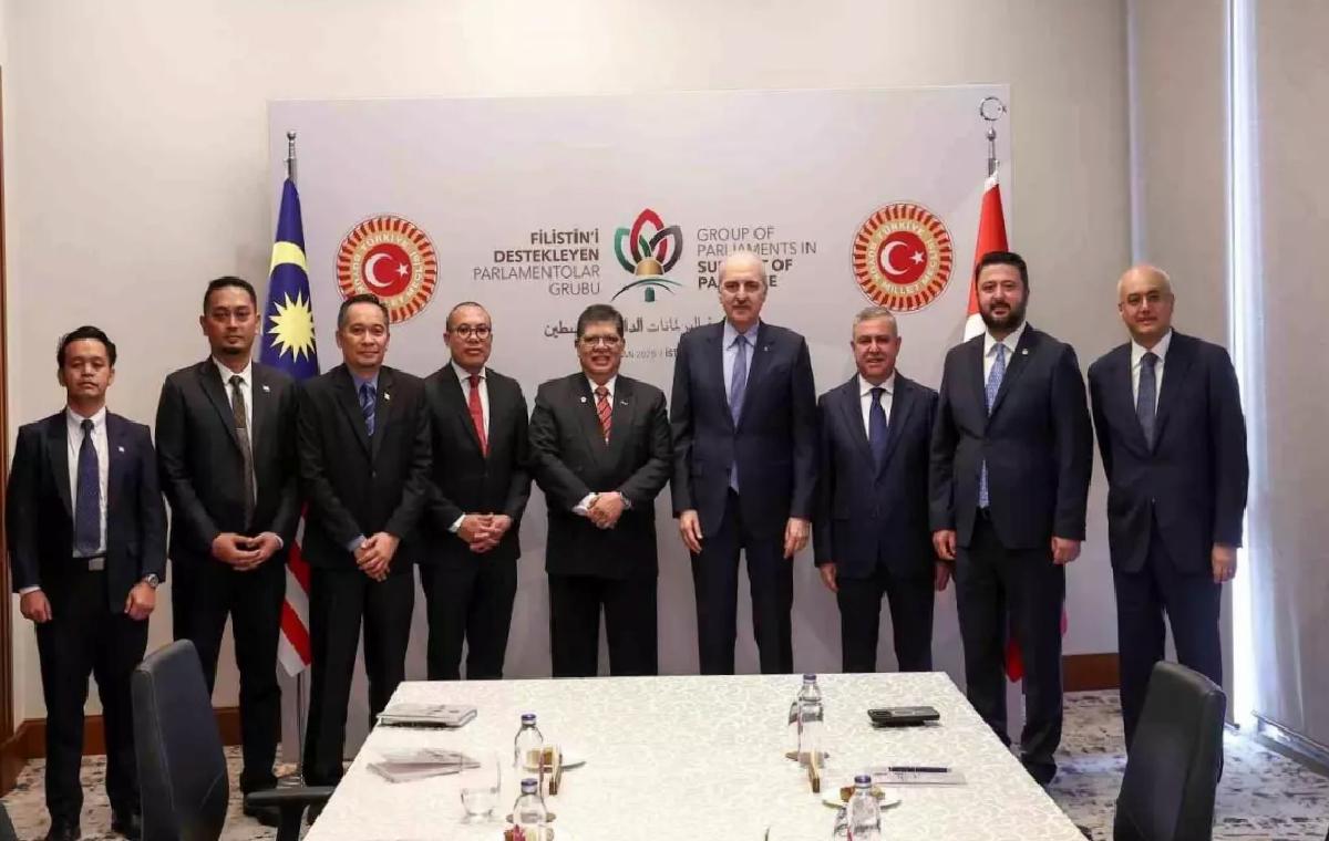 Kurtulmuş, Malezya Temsilciler Meclisi Başkanı ile Bir Araya Geldi