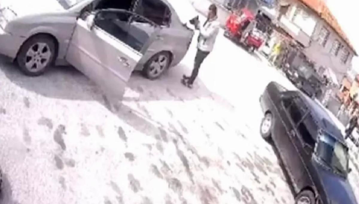 Kütahya’da Park Halindeki Araç Geri Gitti