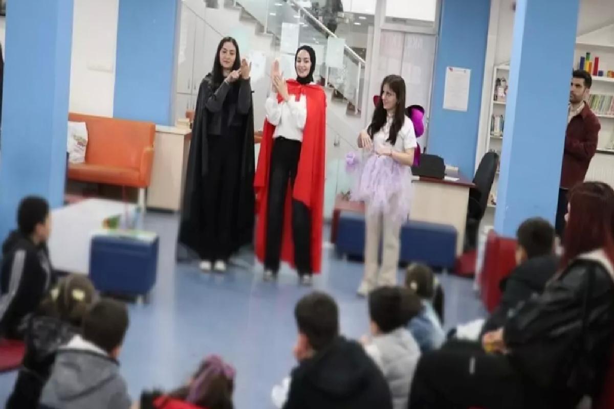 Kütüphanede Yazarlık Etkinliği