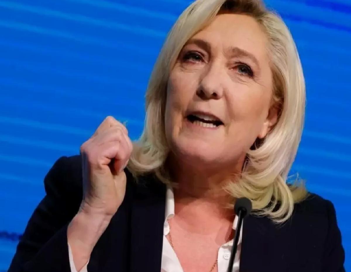Le Pen Yolsuzluktan Men Edildi