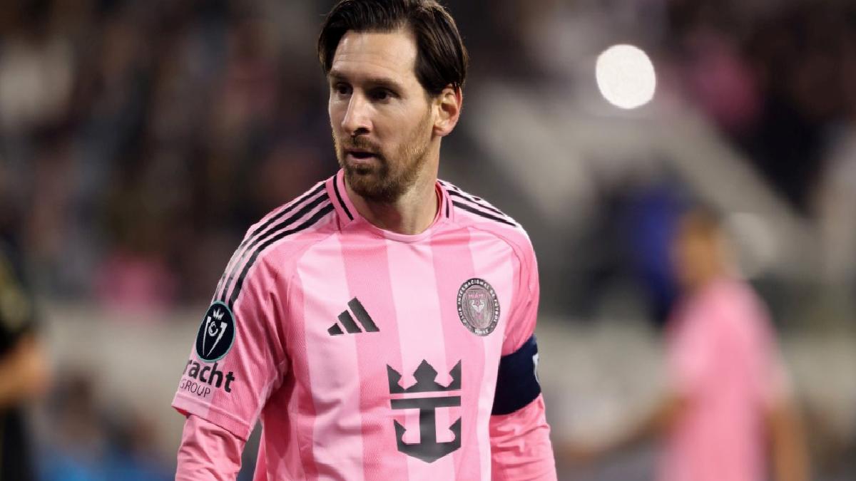 Lionel Messi bir gol daha atıp rekor kırdı