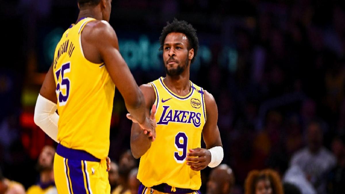 Los Angeles Lakers, Houston Rockets’ı farklı yendi