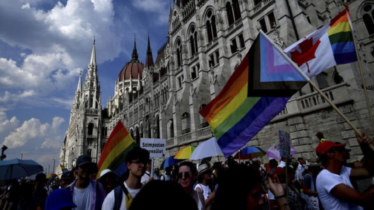 Macaristan’da LGBT faaliyetleri yasaklandı
