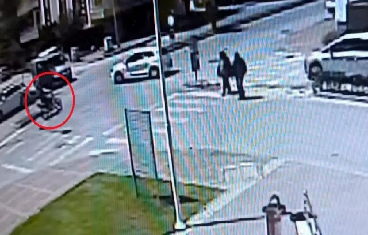 Manavgat’ta Motosiklet Otomobille Çarpıştı