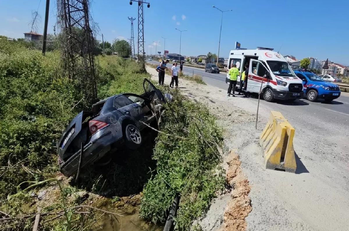 Manavgat’ta Otomobil Kanala Devrildi