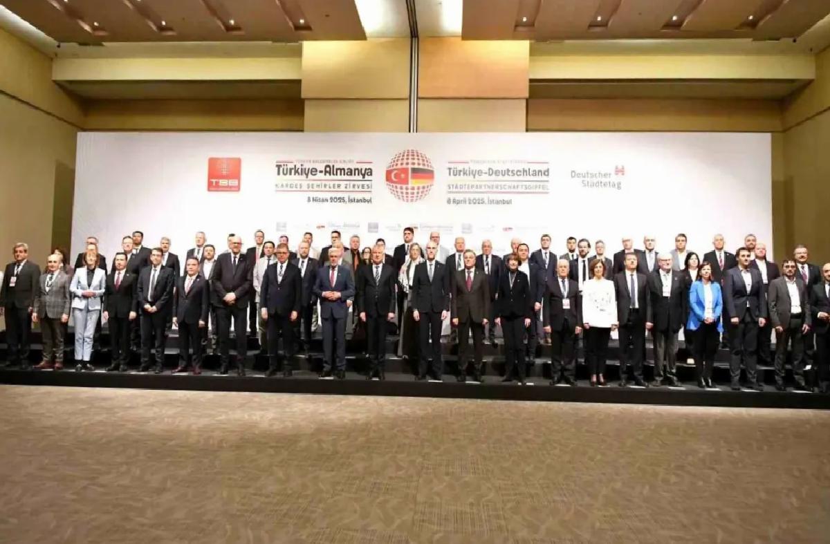 Manisa Büyükşehir Belediyesi, Türkiye-Almanya Kardeş Şehirler Zirvesi’nde Temsil Edildi
