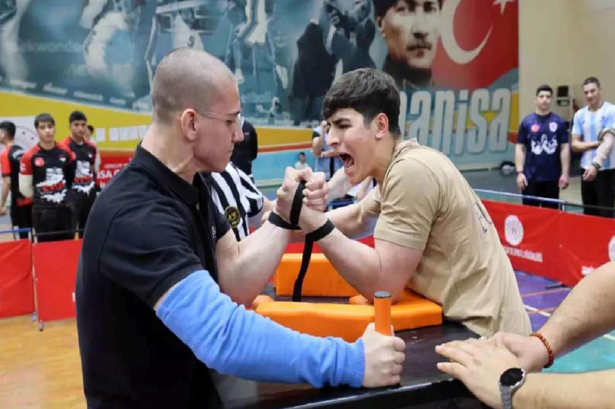 Manisa’da Okul Sporları Bilek Güreşi Türkiye Birinciliği Başladı