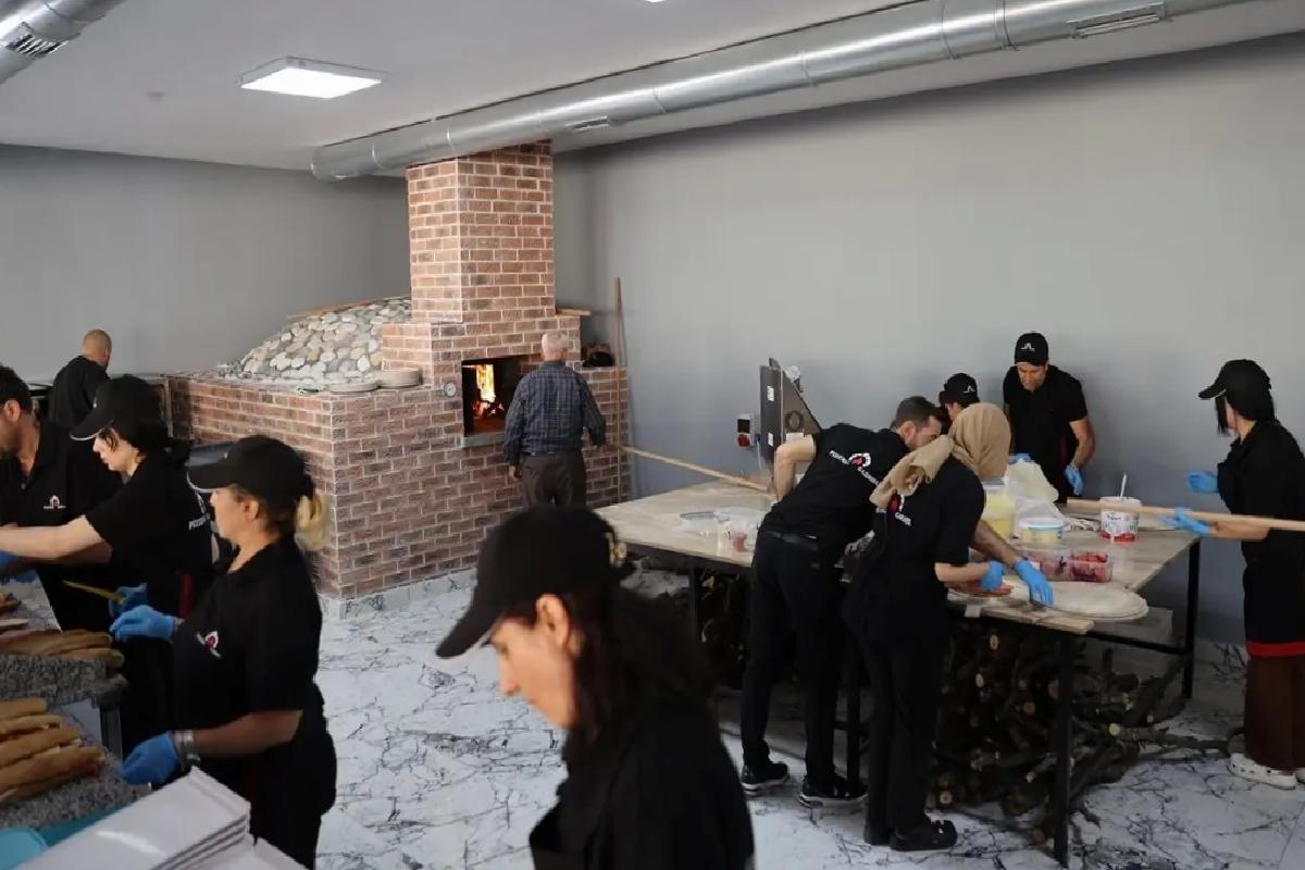 Mardin’de Süryani İşadamı Pizza Salonu Açtı