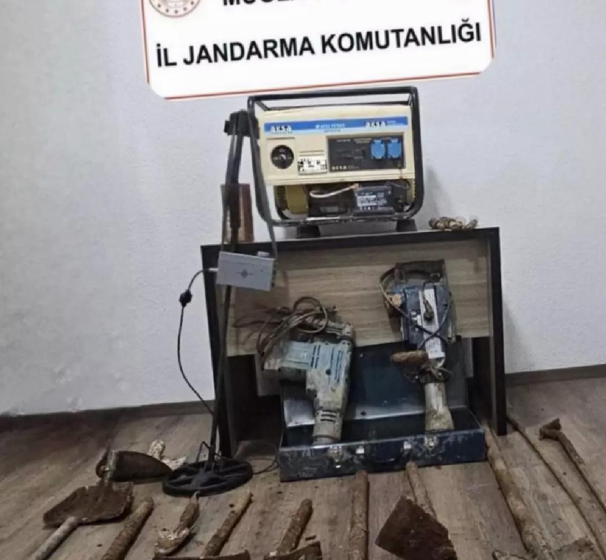 Marmaris’te Kaçak Kazı Operasyonu: 5 Tutuklama