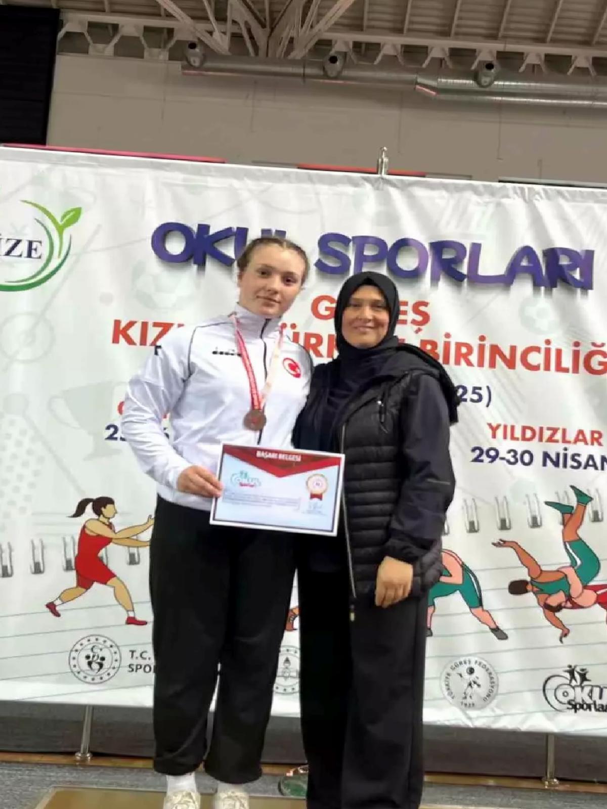 Mediha Nur Karakaya Türkiye Üçüncüsü Oldu