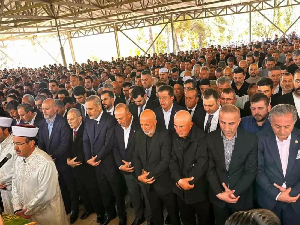 Mevlüt Çavuşoğlu’nun Babası Osman Çavuşoğlu Toprağa Verildi