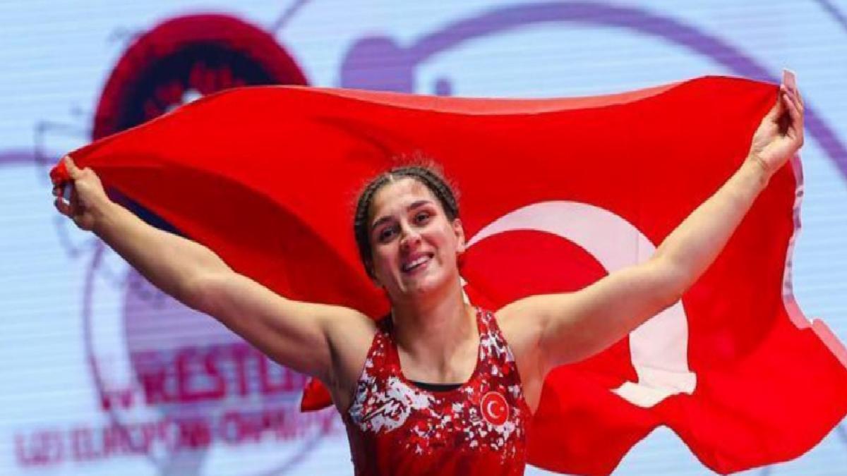 Milli güreşçiler Elvira ve Nesrin, Avrupa Şampiyonası’nda finalde