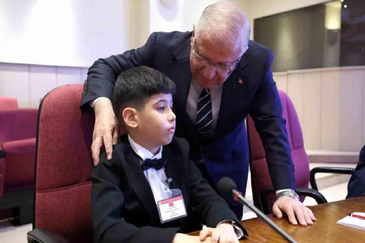 Milli Savunma Bakanı Güler, şehit ve gazi çocuklarıyla bir araya geldi