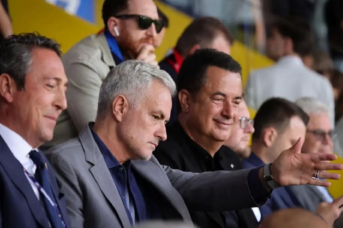 Mourinho ve Acun Ilıcalı Galatasaray maçından sonra gece yarısı konuşmuş