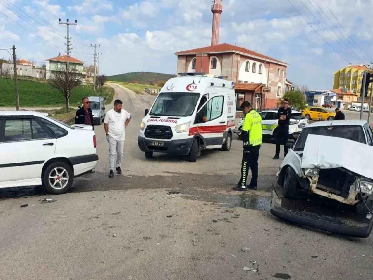 Muhtar Adayı Aydın Battal Trafik Kazası Geçirdi