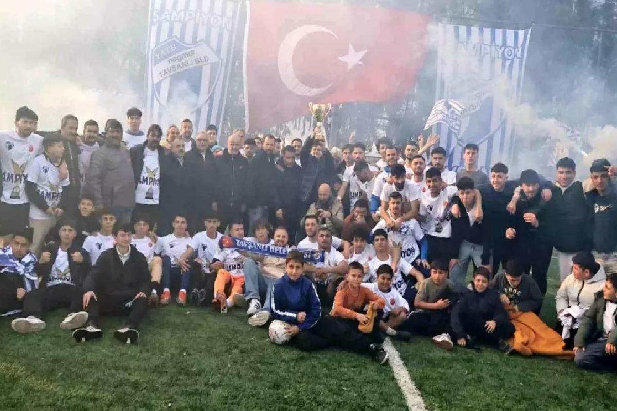 Negmar Tavşanlı Belediyespor’dan Şampiyonluk ve Kupayı Kaldırma Töreni