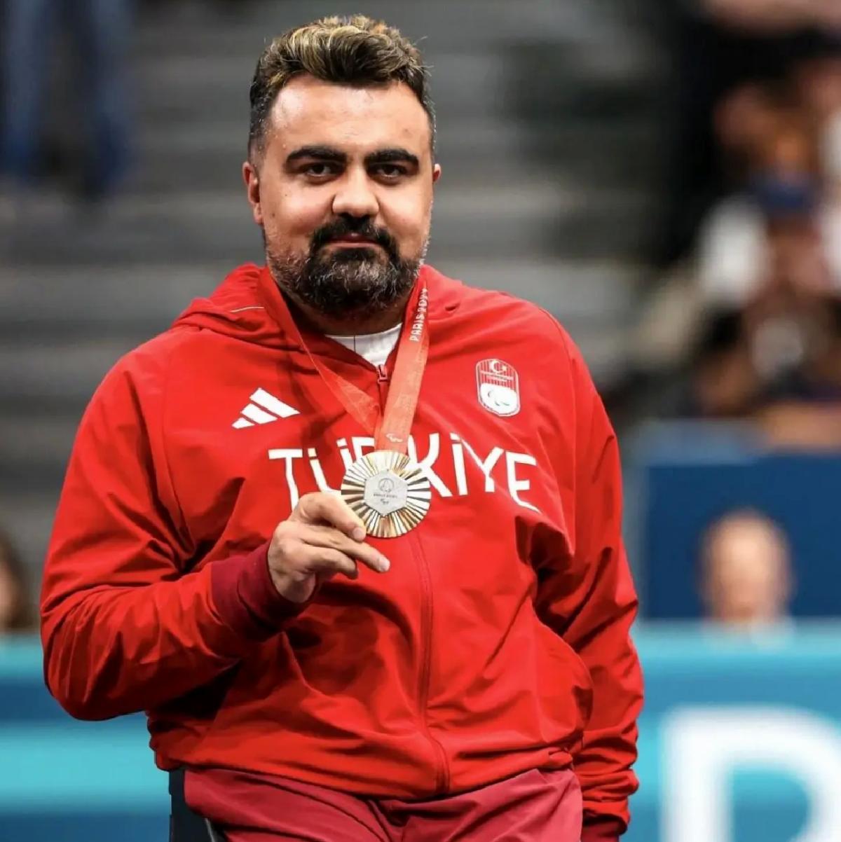 Nesim Turan Aktif Kariyerine Veda Etti