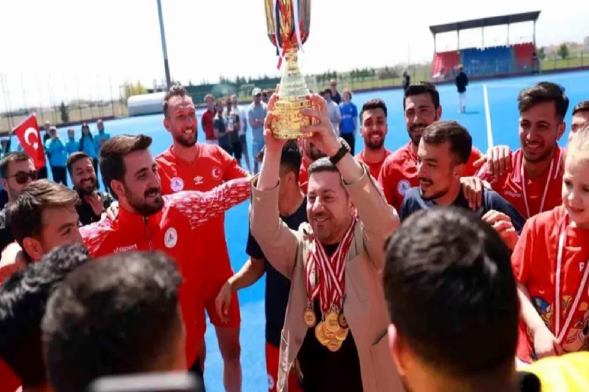 Nevşehir Belediyesi SK Erkek Hokey Takımı Avrupa Şampiyonu Oldu