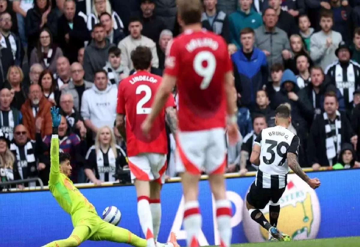 Newcastle, Manchester’ı 4-1 ile Geçti