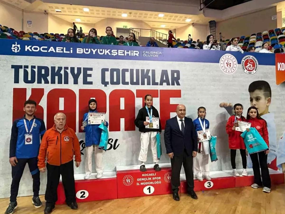 Nisa Eslem Özgenç Türkiye İkincisi Oldu