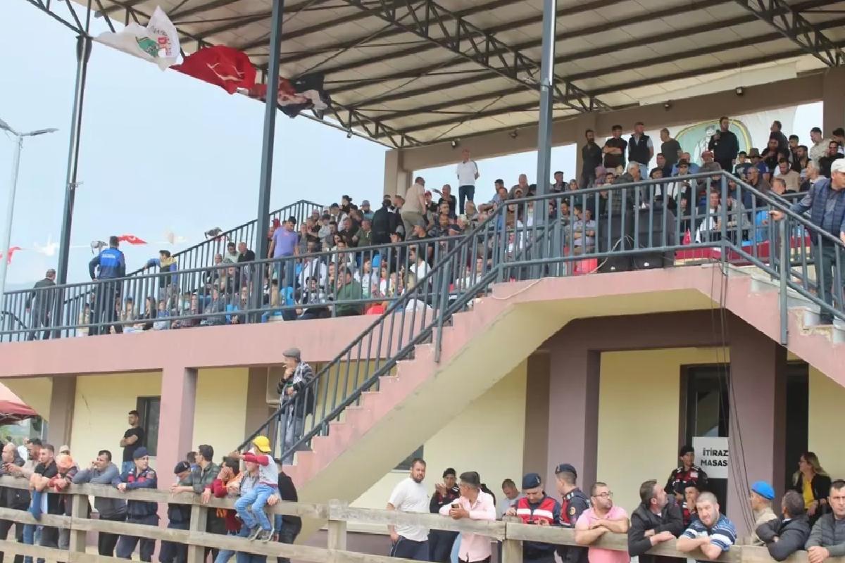 Ödemiş’te Rahvan At Yarışları Düzenlendi