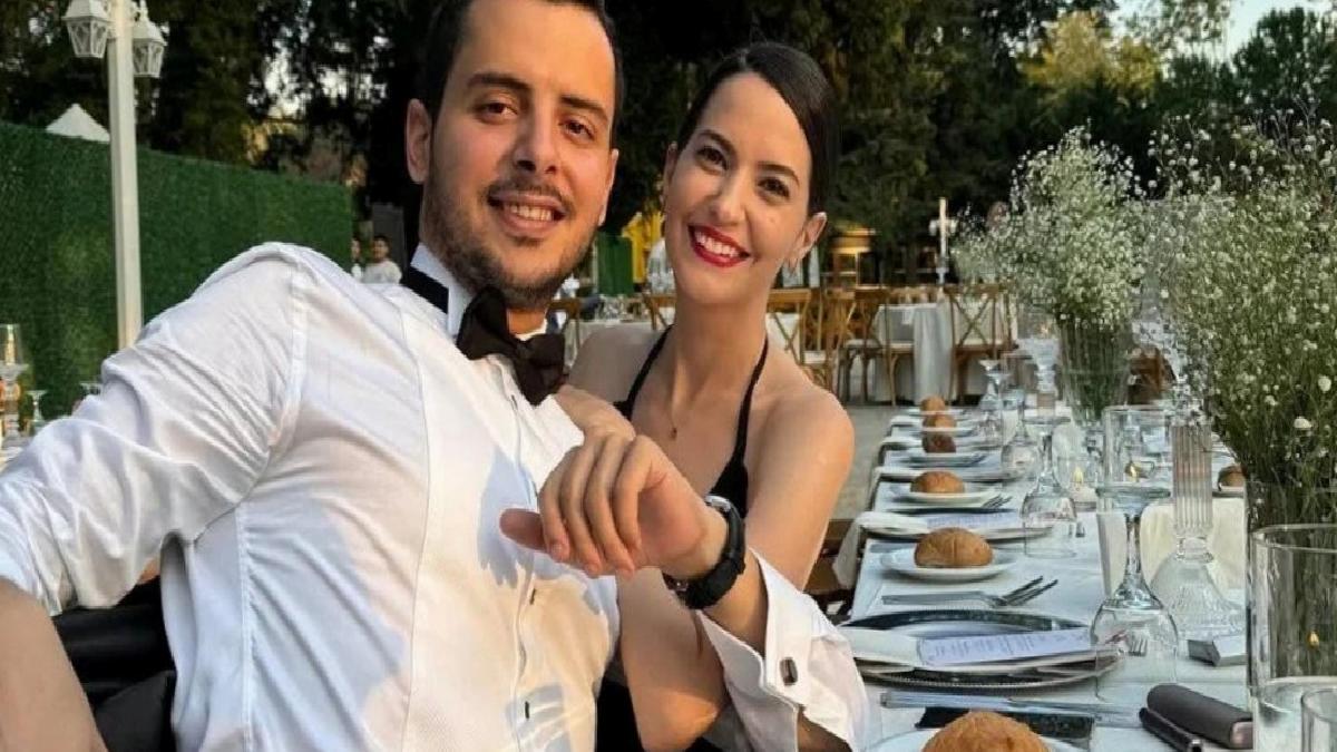 Oyuncu Ezgi Şenler çocukluk aşkıyla nişanlandı