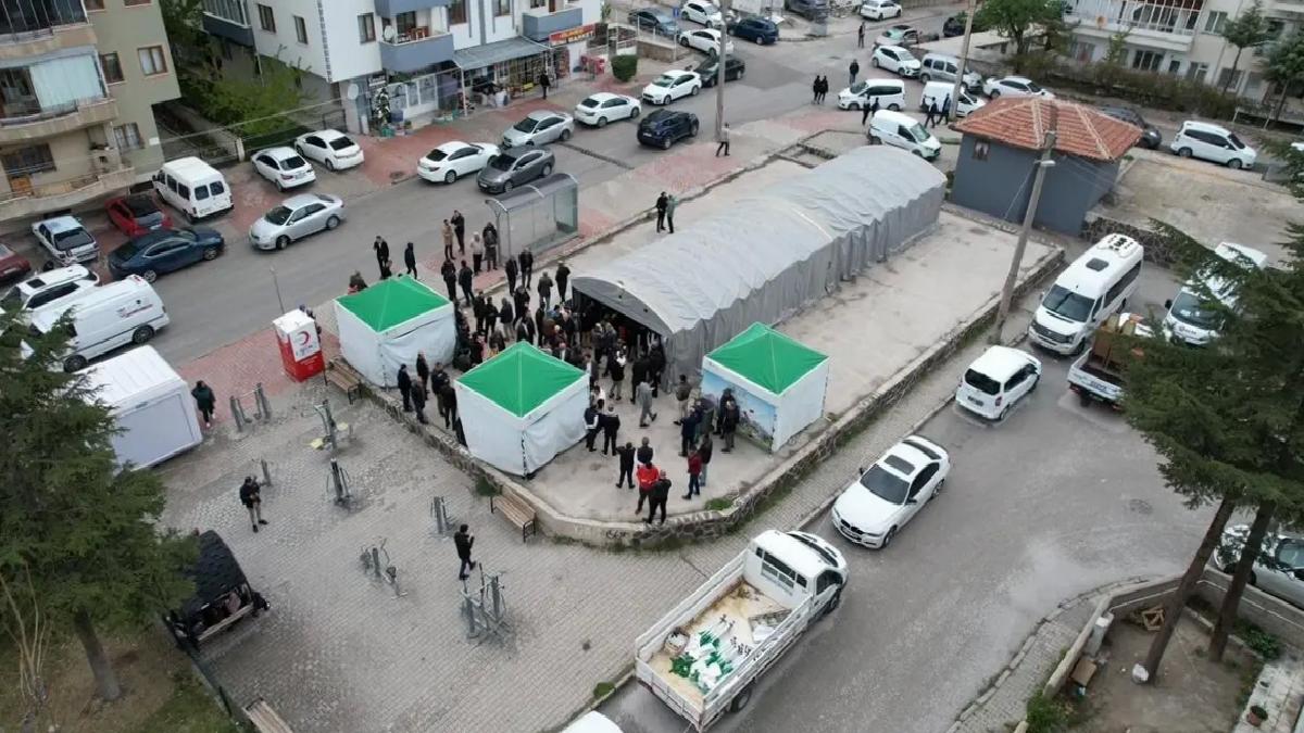 Özdemir, Vatandaşlarla Buluştu
