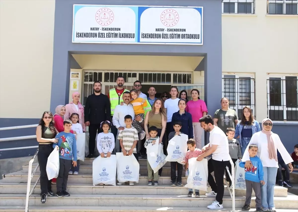 Özel Öğrencilere Bayram Hediyeleri