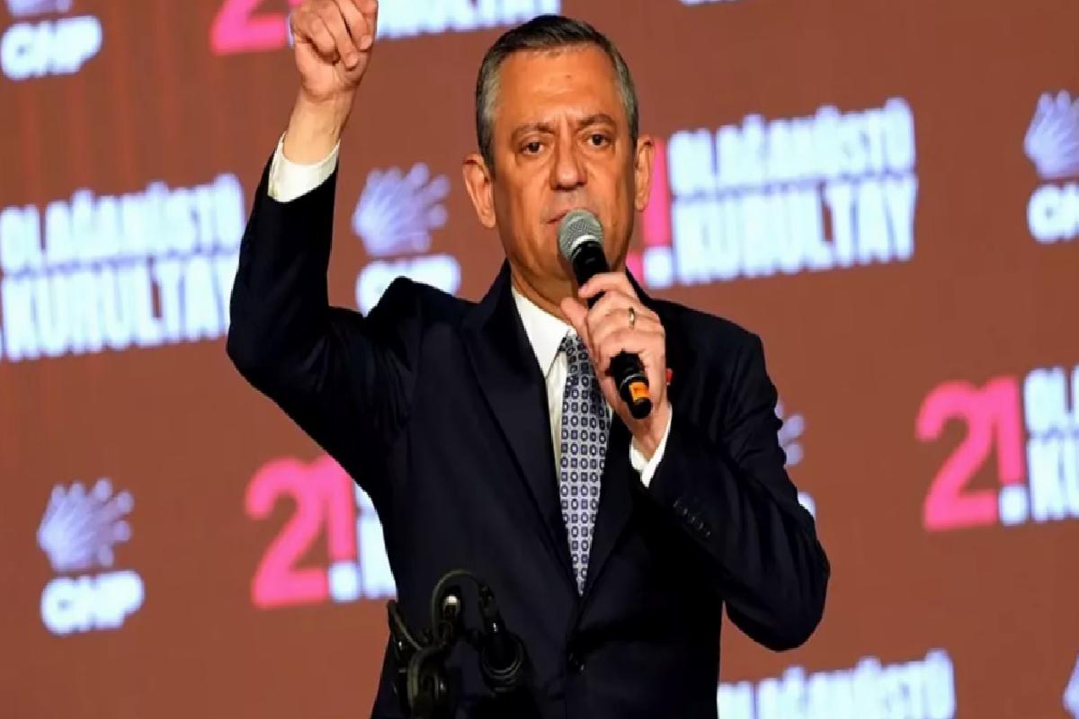 Özgür Özel 1171 oy alarak yeniden CHP Genel Başkanı seçildi