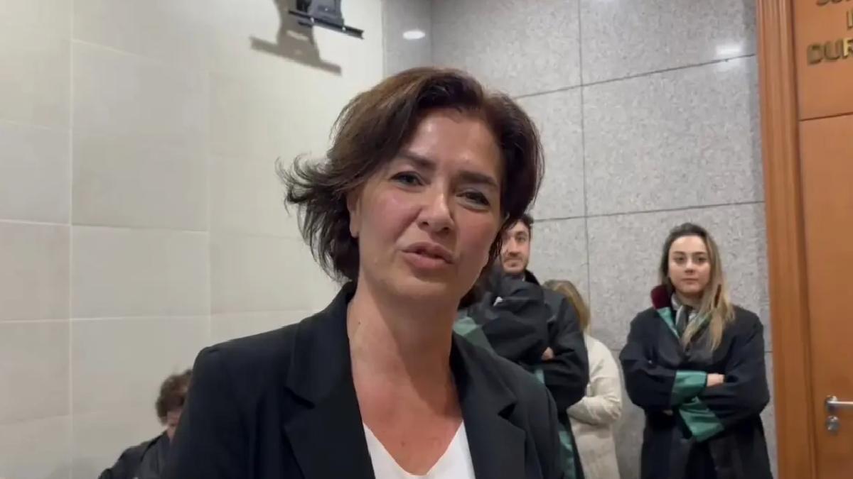 Özlem Gürses’e Ceza Verildi