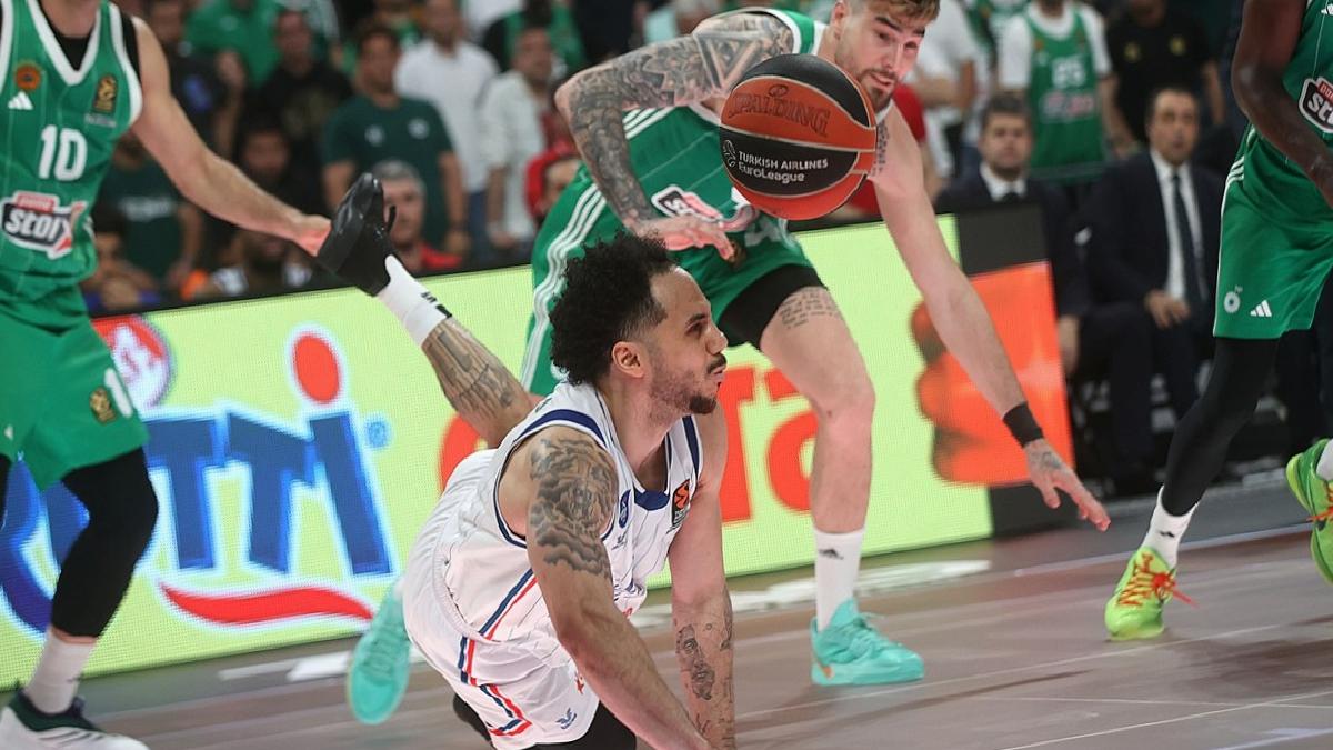 Panathinaikos’u deviren Anadolu Efes seriyi eşitledi