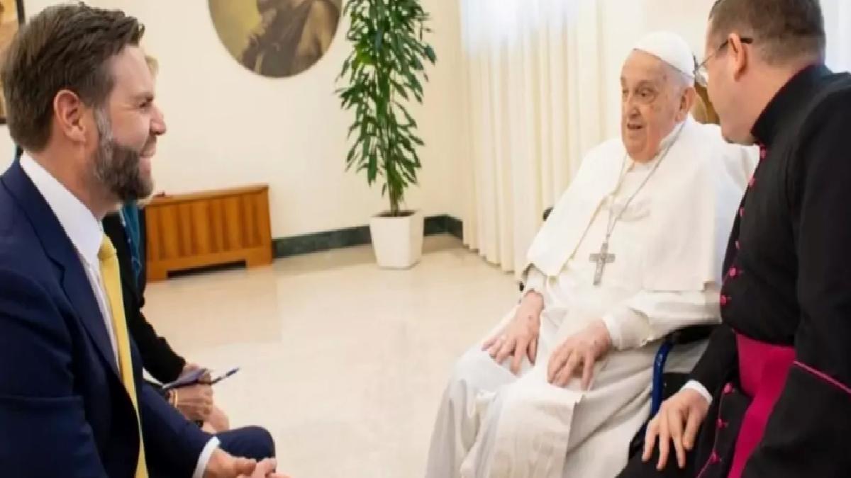 Papa Francis ve Vance Kısa Görüştü