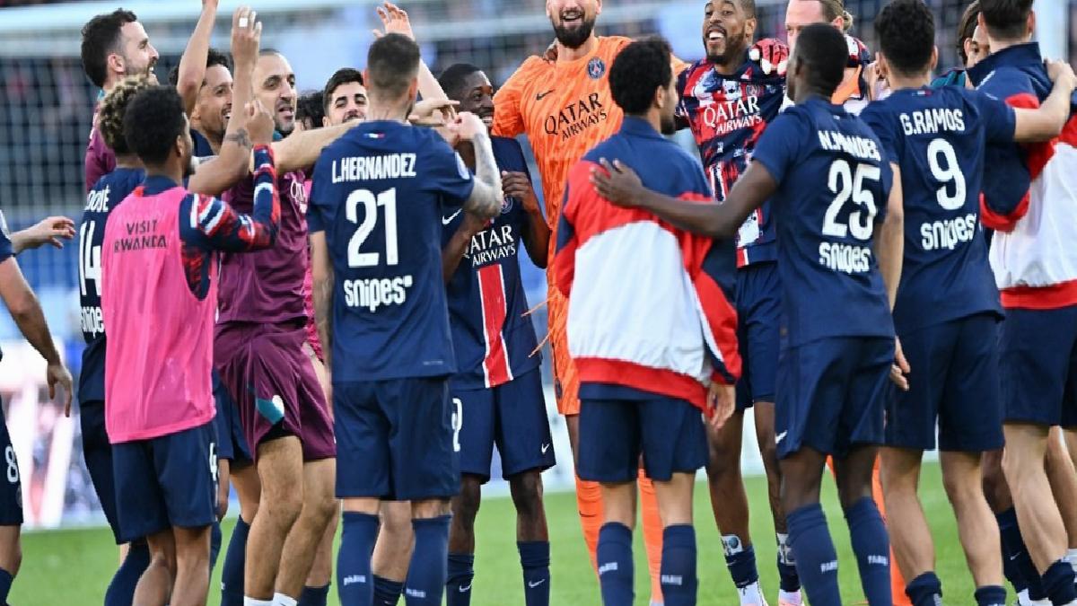 Paris St Germain bitime 6 hafta kala şampiyonluğunu ilan etti