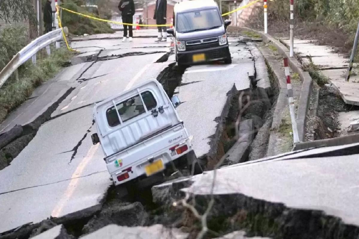 Pasifik kıyısı için megadeprem uyarısı: 300 bin kişi ölebilir