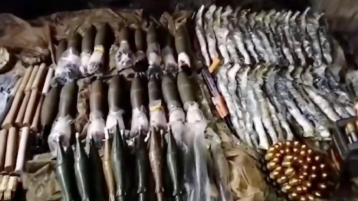 Pençe-Kilit bölgesinde teröristlere ait bir mağara kullanılamaz hale getirildi