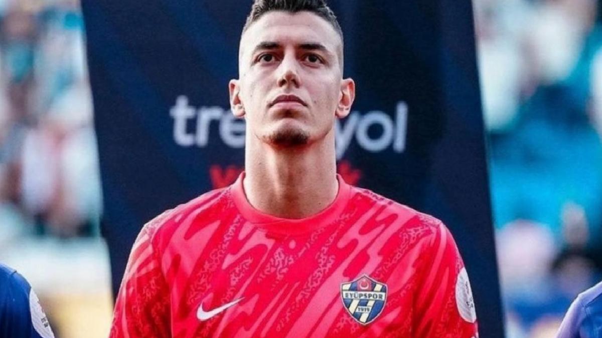 Premier Lig ekibi Berke Özer’e kancayı attı