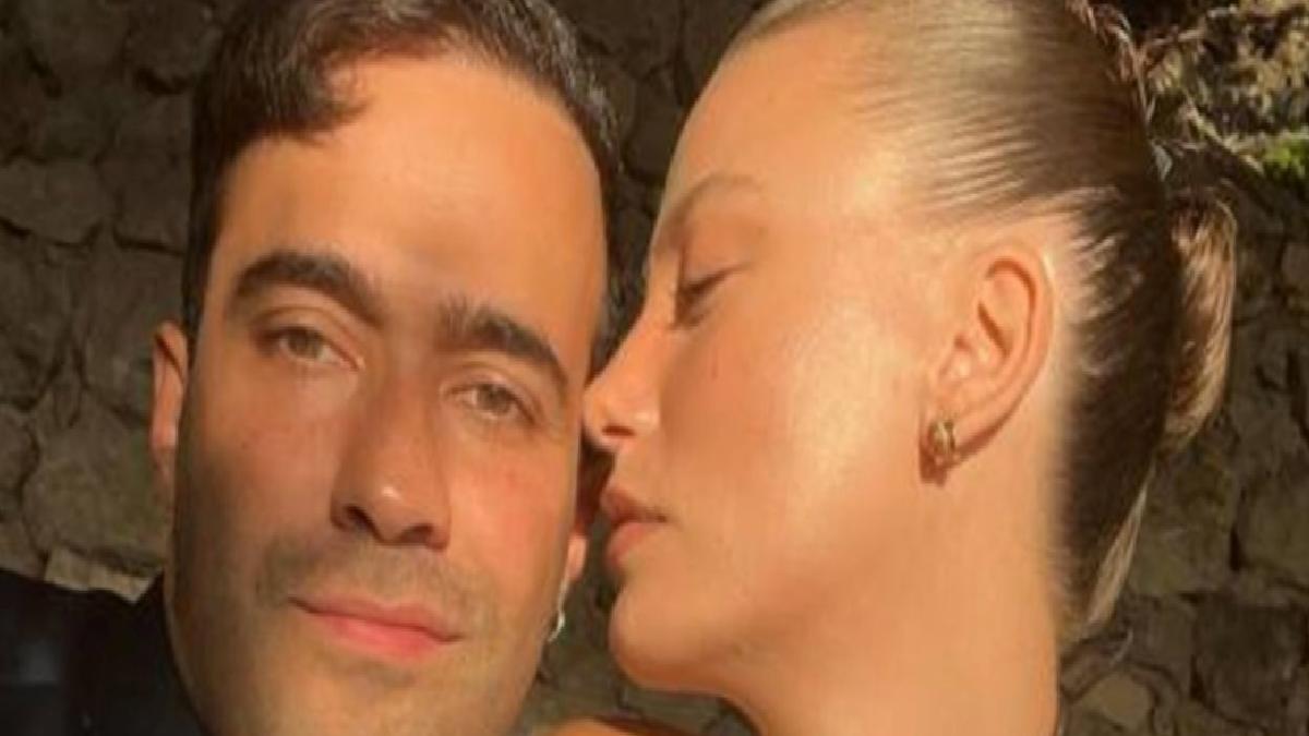 Reklam aşkı deniliyordu! Serenay Sarıkaya ile Mert Demir öpüşürken yakalandı