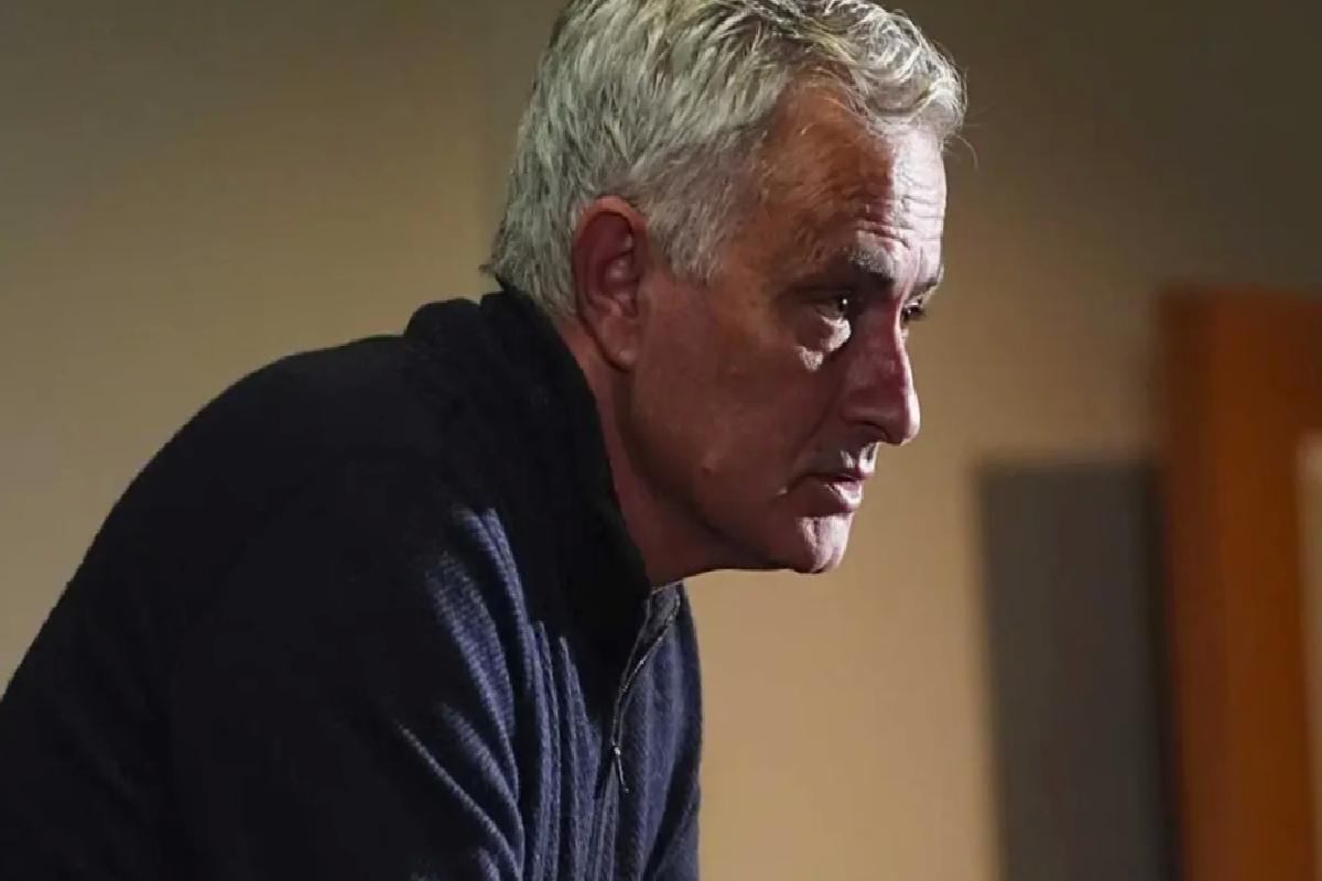 Rekora koşuyor! Mourinho, gördüğü kartlarla futbolcularını solladı