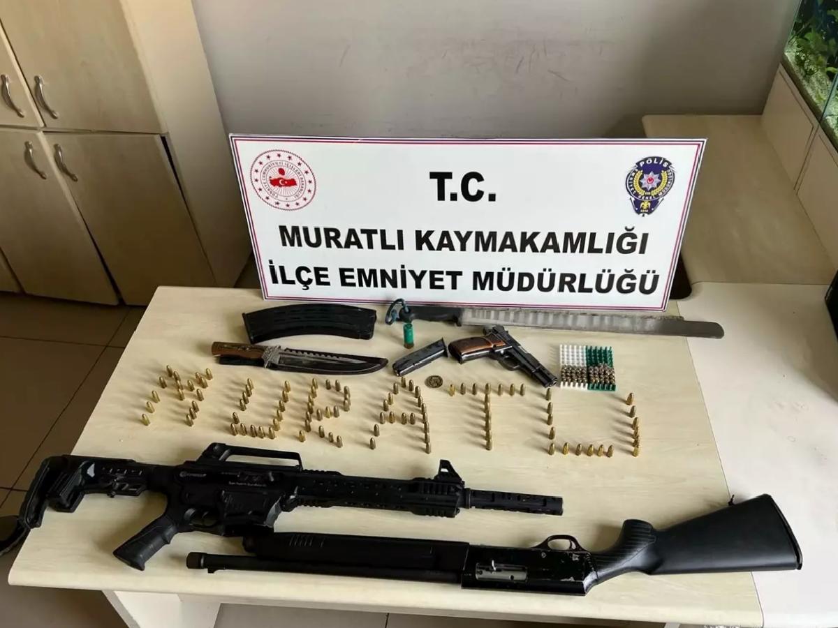 Ruhsatsız Silahlarla 3 Şüpheli Gözaltına Alındı