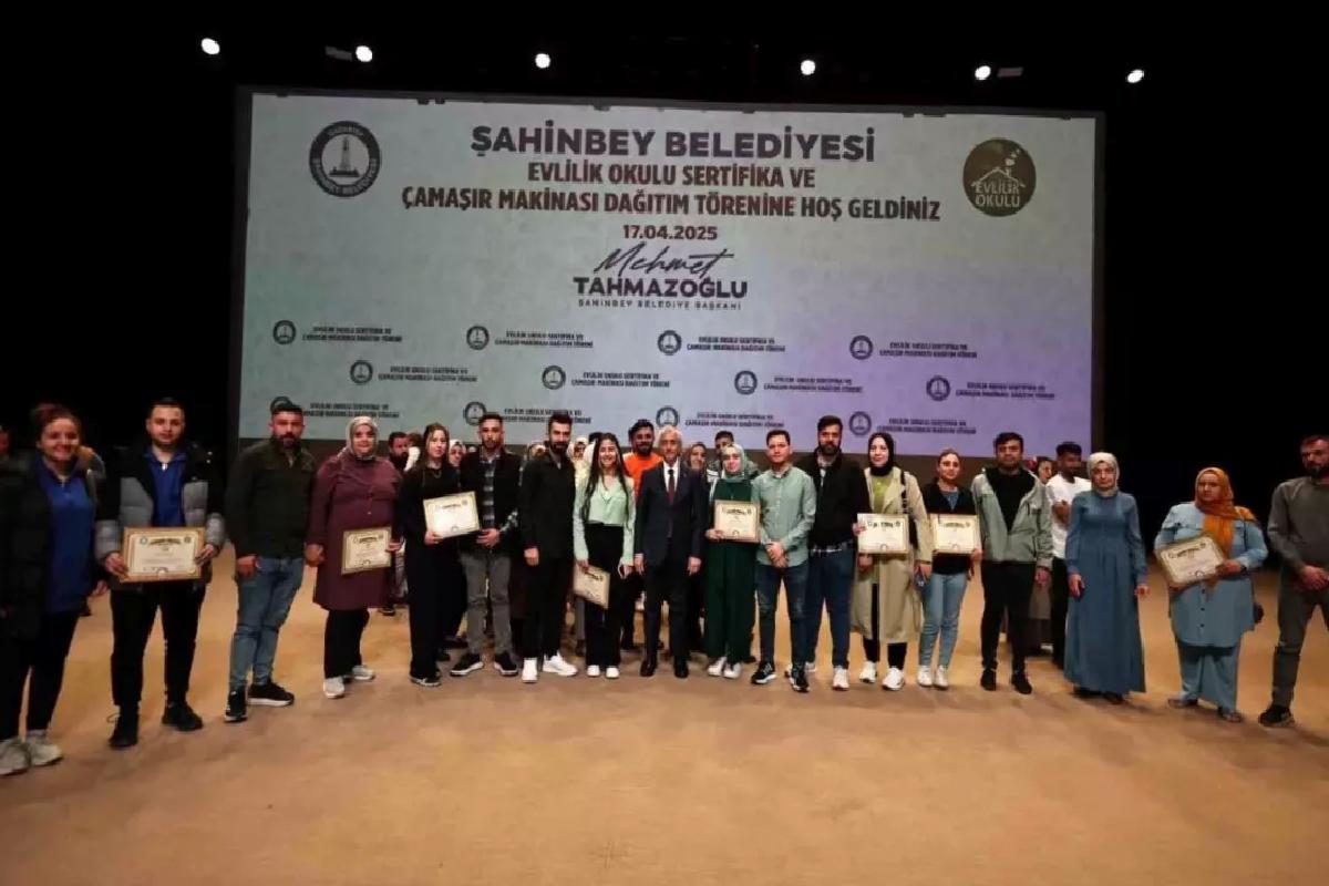 Şahinbey Belediyesi 672 Çifte Evlilik Eğitimi Verdi