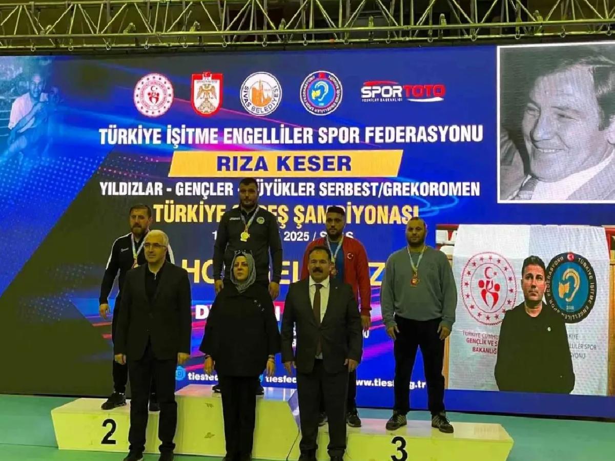Sakarya’nın Güreş Başarısı: İşitme Engelliler Türkiye Şampiyonası’nda 2 Şampiyonluk