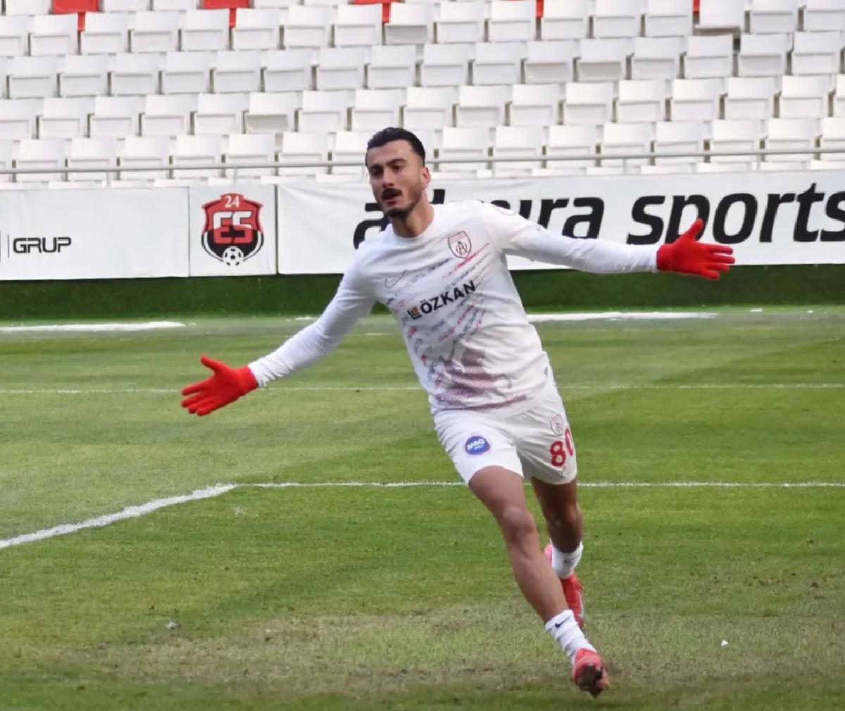 Sami Satılmış Yeşil Sahalara Döndü