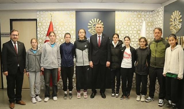 Şampiyonluk Kupası Gölcük’e Geldi