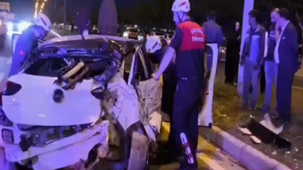 Şanlıurfa’da kamyonet ile otomobil çarpıştı: 4 yaralı