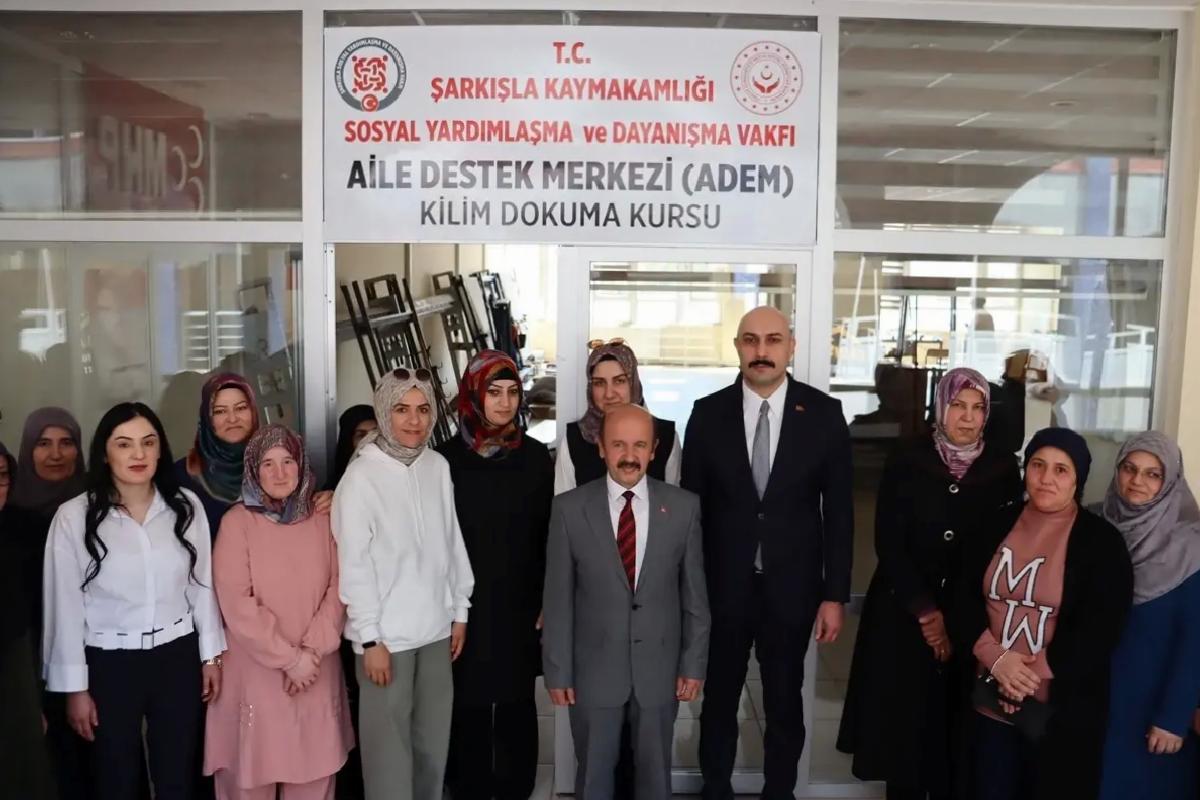 Şarkışla’da Kilim Kursu Açıldı