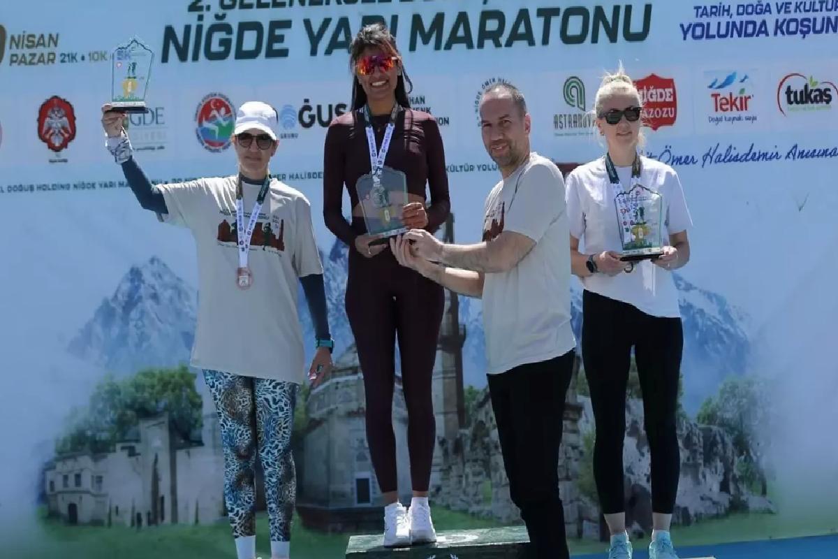 Şehit Ömer Halisdemir anısına düzenlenen yarı maraton koşuldu