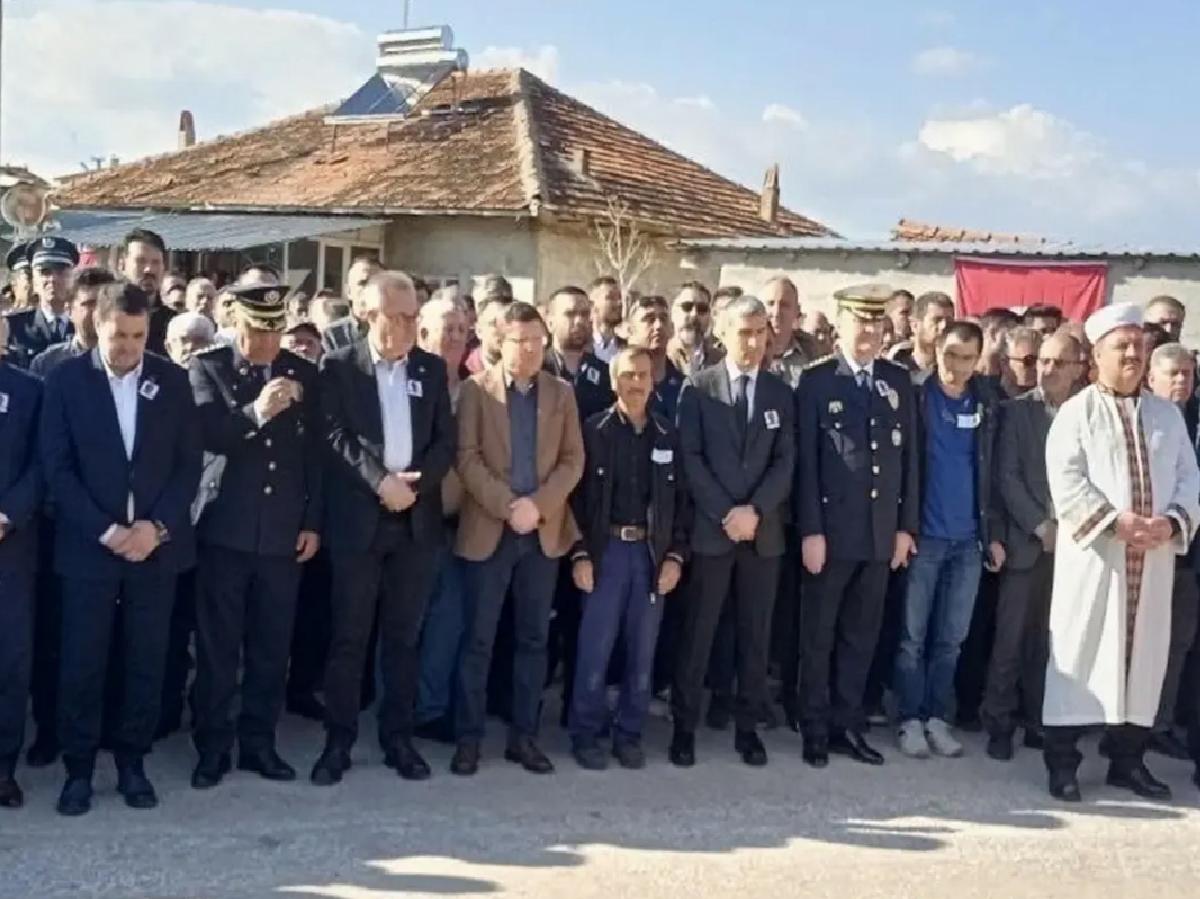 Şehit Polis Memuru Zeki Bacak Toprağa Verildi